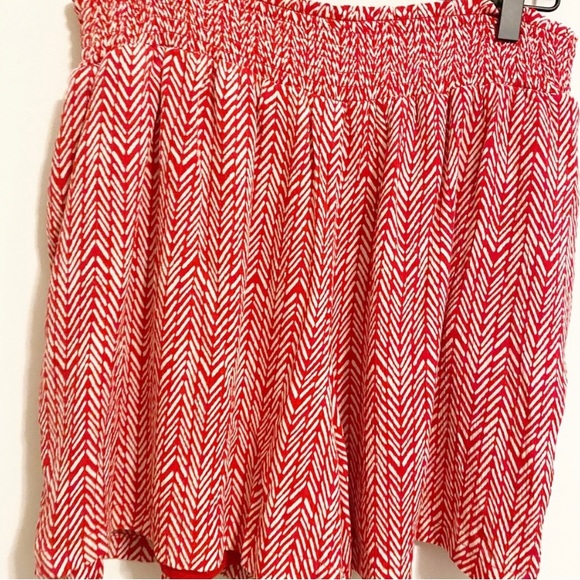 Knox Rose Chevron Geometric Print Mid Rise Flowy Smocked Shorts Red White Large - Picture 3 of 4